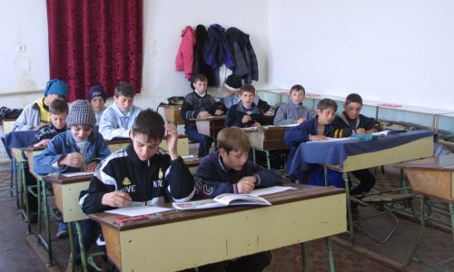 Câți elevi s-au înscris la orele remediale|Ce se întâmplă cu examenele naționale