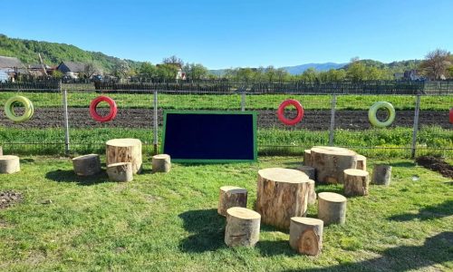 Clase în aer liber, amenajate în școlile din România. Anca Tîrcă: „Aceste clase se pot realiza relativ ușor, iar avantajele sunt destule”